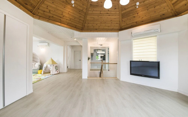 Road 26 Pool Villa
