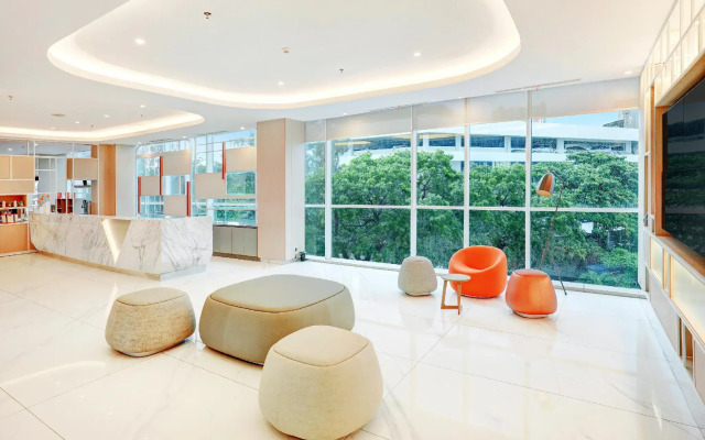 HARRIS Hotel & Conventions Bundaran Satelit Surabaya