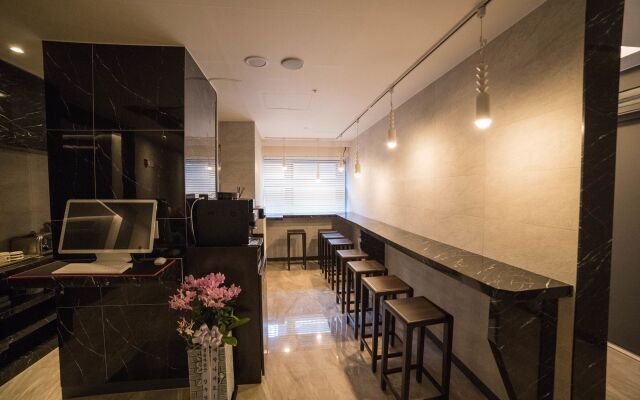 Calistar Hotel