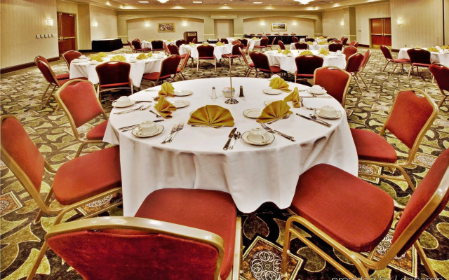 Holiday Inn Lafayette-City Centre by IHG