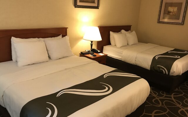 Quality Hotel & Suites At The Falls