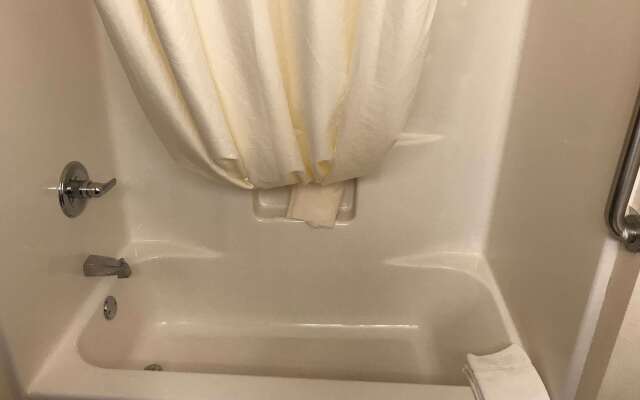 AmericInn by Wyndham Maquoketa