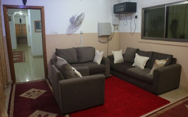 DeeGold Guest Home