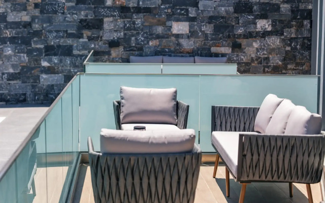 Isla Villas & Suites