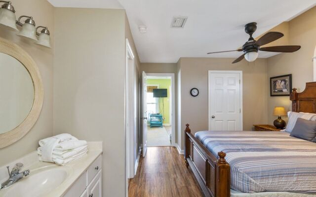 Pelican Pass by ALBVR