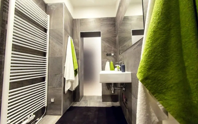 Freedom rooms and apartments