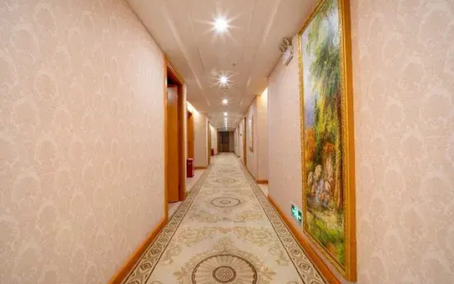 Vienna International Hotel (Wuhan Wujiashan, Dongxihu Avenue, Qixiong Road)