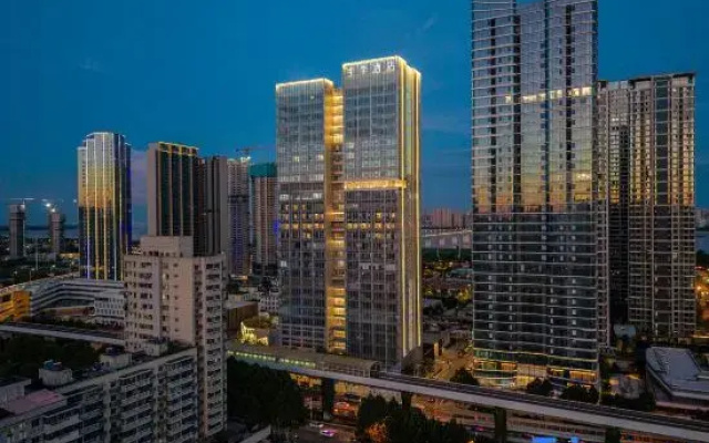 Ji Hotel (Wuhan Erqi Riverside High-Rise River View )