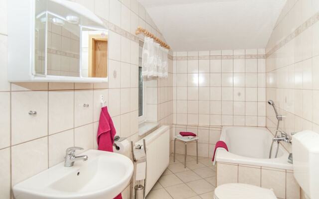 Pretty Holiday Home in Neustadt am Rennsteig Near Ski Area