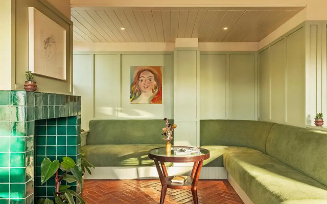 Fort Road Hotel