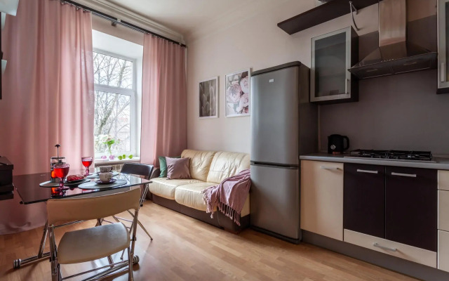 Апартаменты на улице Профессора Попова 12