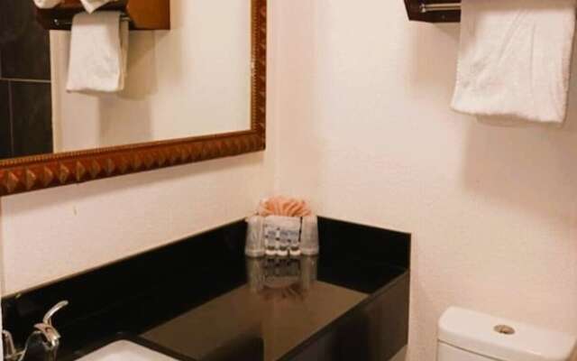 HomeTown Inn By OYO Lakin, KS