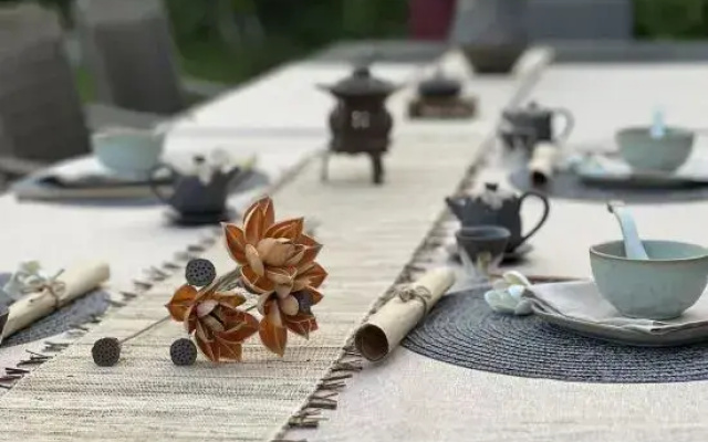 Nest Bar B & B