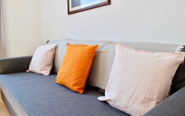 Bright 1 Bedroom Flat Near Leith