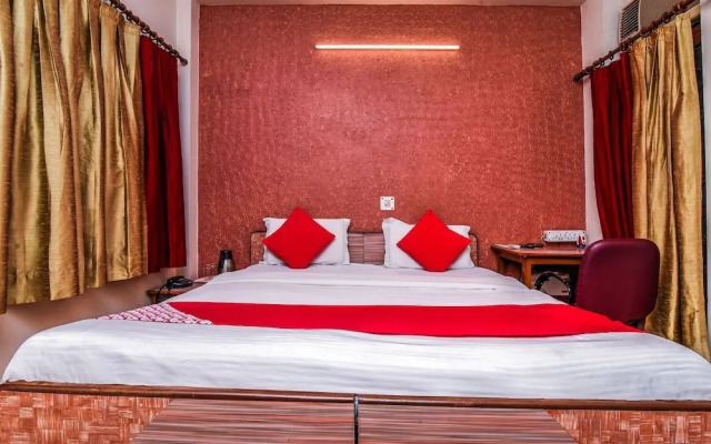The Excellency by OYO Rooms