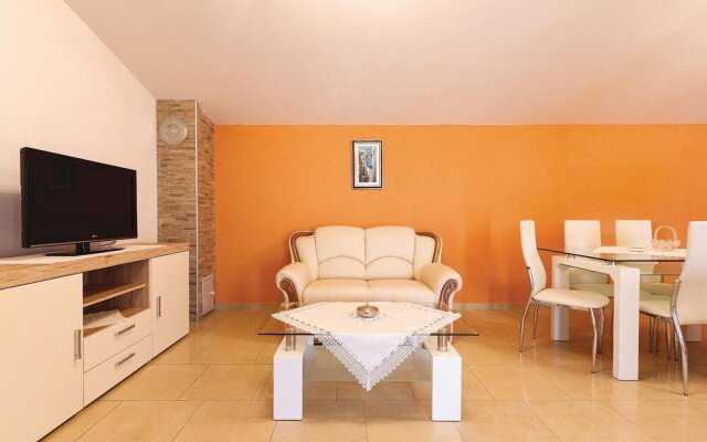 Awesome Home in Vodnjan with Hot Tub, WiFi & 2 Bedrooms