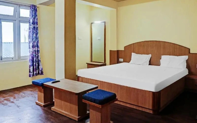 Hotel Premier By OYO
