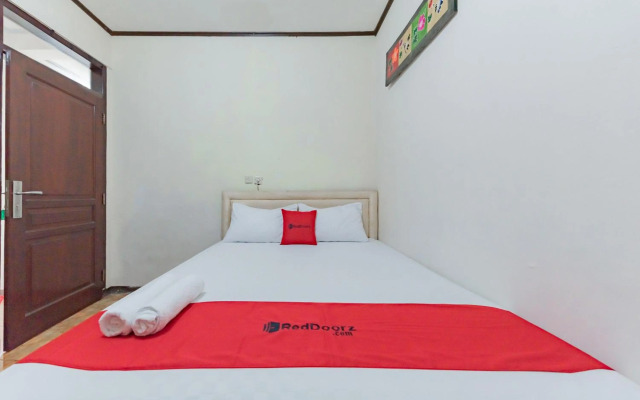 OYO 677 Rianes Family Guest House