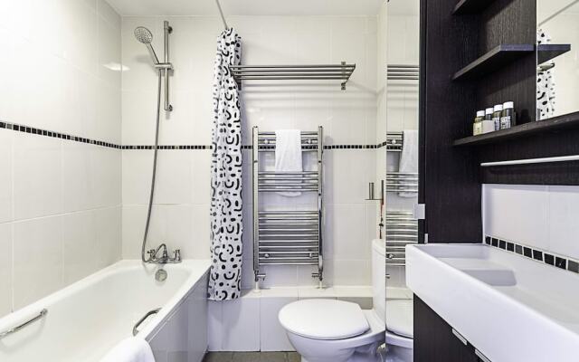 Cosy Angel Flat: Tube Nearby, Stunning Views!