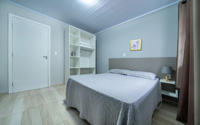 022 - Lindo Residencial com Piscina e Jacuzzi em Bombas