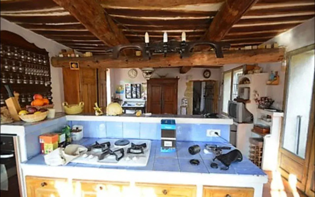 6 Bedroom House 16338592 By HomeRez