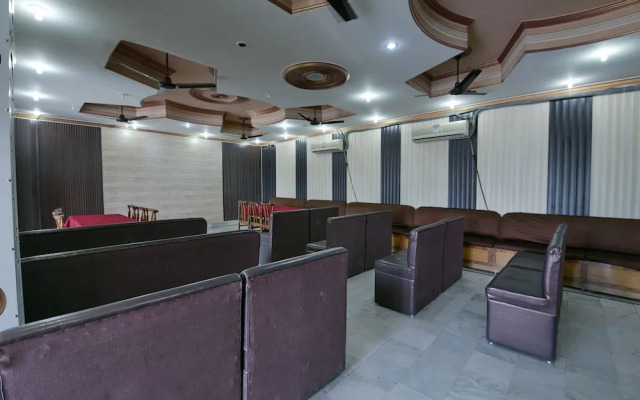 OYO 5851 Mehfil Hotel