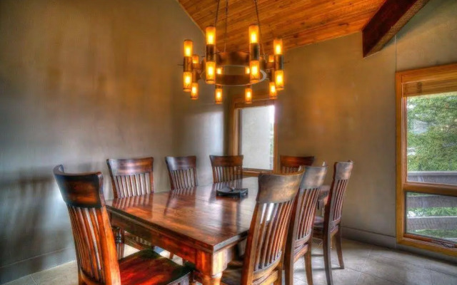 Abode at Ontario Lodge