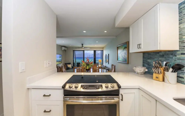 Noelani 304 3bdrm 2.5 Bath 3 Bedroom Condo by RedAwning
