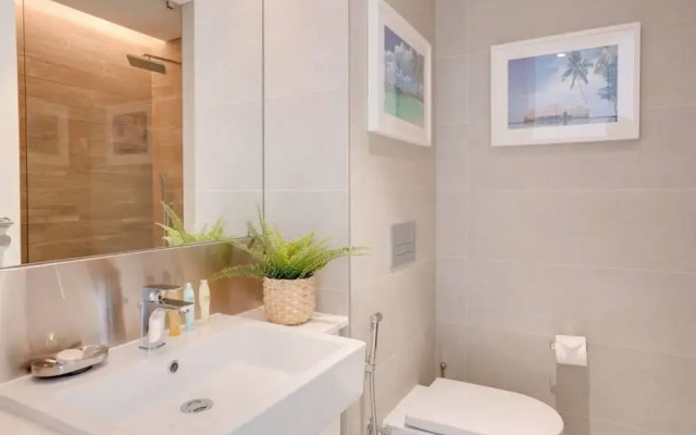 Sea, Pool & Dubai Eye Views Free Early Check-in