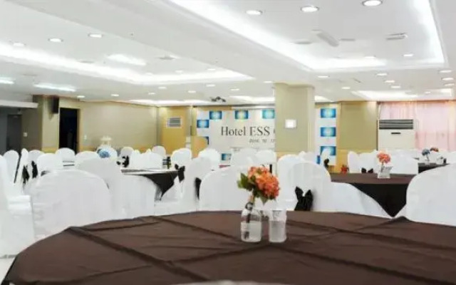 Hotel ESS