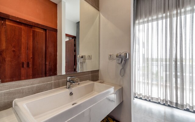 Phoenix Sea View Hotel