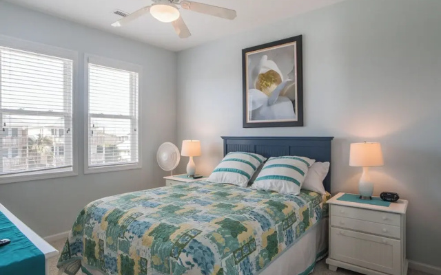 Clamalot by Topsail Realty