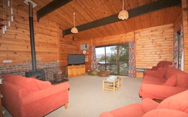 11 Alpine Ave