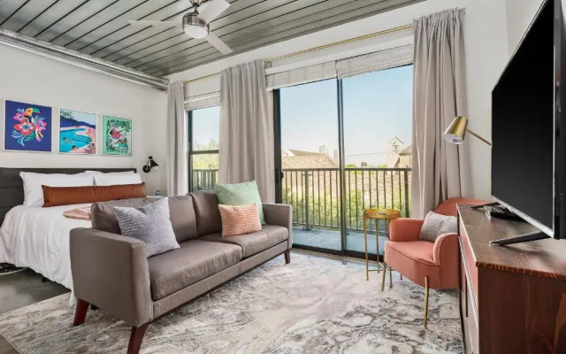 Stunning Midtown Suites by Sonder