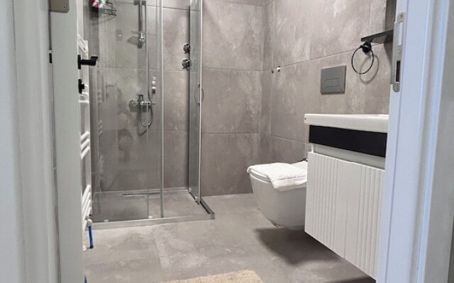 Hadrians Tower Apart Otel