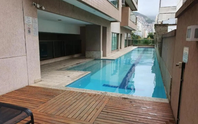 Copacabana e Ipanema, a 200 metros do MAR