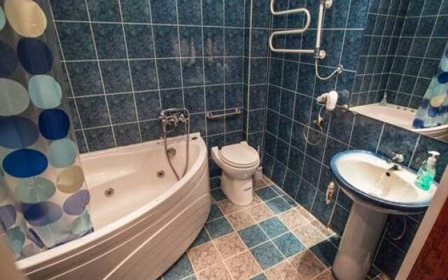 Noviy Arbat Hotel