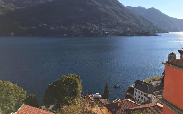 Carate 16 apartment with balcony & lake view