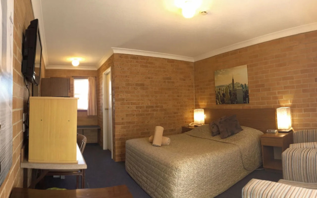 White Lanterns Motel