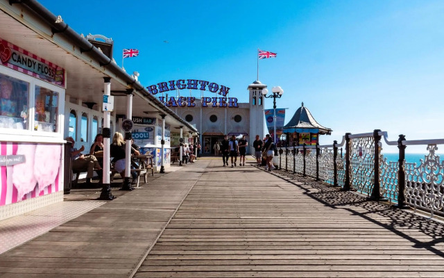 a&o Brighton Palace Pier