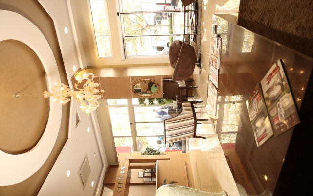 Hotel Way