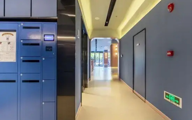 HanTing Hotel (Shanghai Qilianshan Nan Road Subway Station)