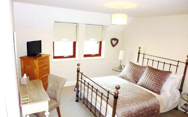 11 Talbot Court Apartment