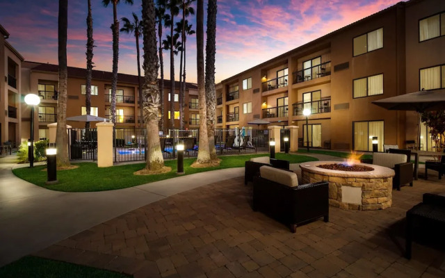 Courtyard by Marriott Huntington Beach Fountain Valley