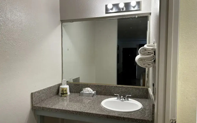 Casa Blanca Express & Suites Cypress Buena Park - Anaheim Area