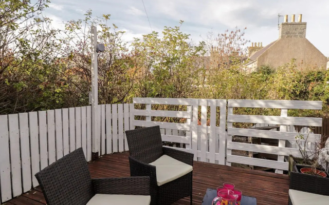 2 Seafield Place
