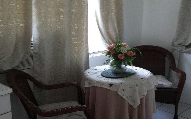 Hillcrest Guest House USVI