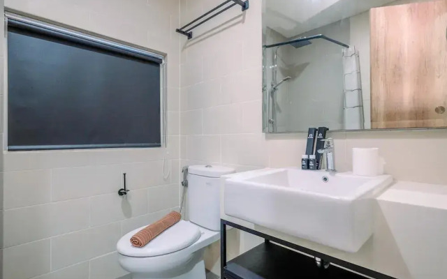 Luxury 2BR Apartment at Pejaten Park Residence with Bathtub