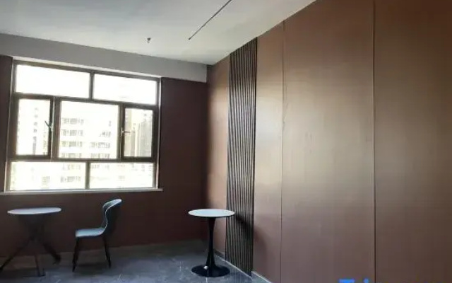 Yicheng Yining Hotel (Wanrong Plaza, Yining Development Zone)