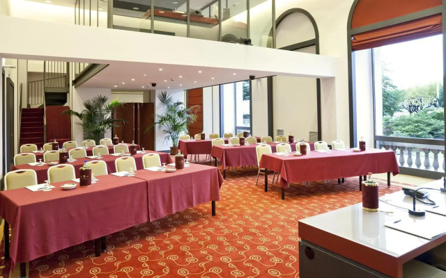 Palace Hotel